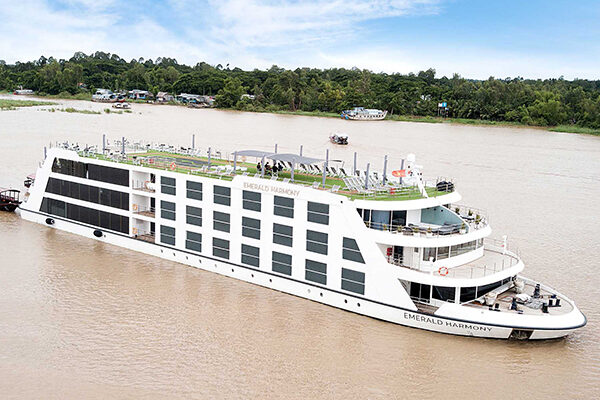 Emerald Harmony, a Emerald Cruises cruise ship