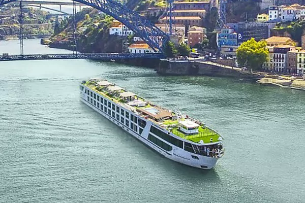 Emerald Radiance, a Emerald Cruises cruise ship
