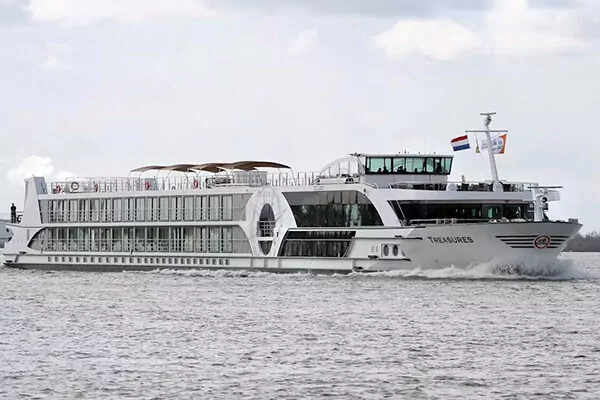 ms Treasures, a Tauck cruise ship