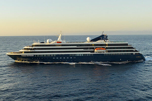 World Traveller, a Atlas Ocean Voyages cruise ship